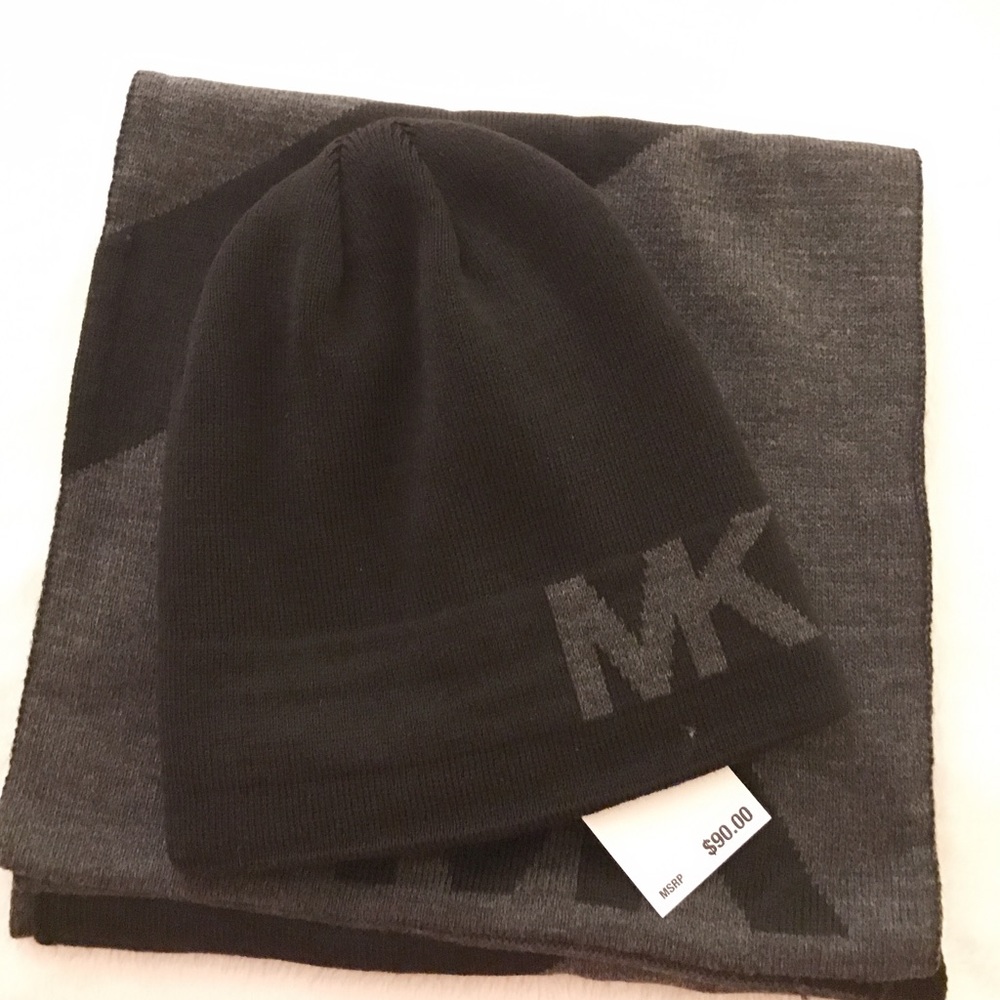 NWT man’s Michael Kors scarf & hat set